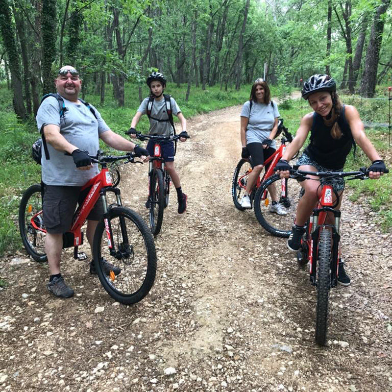 Balade en VTT électrique dans les bois de la Sine